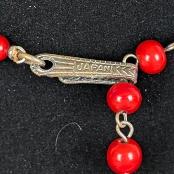 V. Knotted Red Glass Choker Necklace - Picture 3 of 6